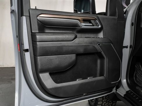 Used 2024 Chevrolet Silverado 2500 LT image 44