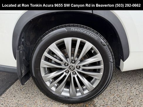 Used 2020 Toyota Highlander Platinum image 9