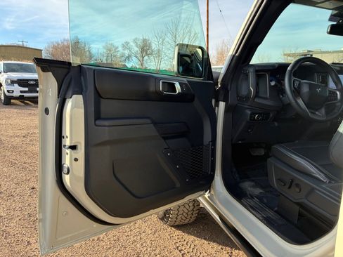 Certified 2025 Ford Bronco Badlands image 13