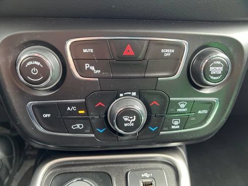 Certified 2019 Jeep Compass Latitude w/ Popular Equipment Group AWD/4WD image 26