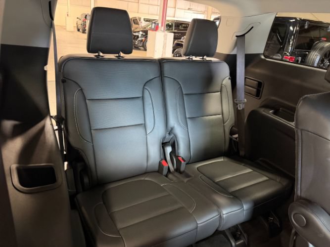 Used 2023 GMC Acadia SLT w/ Elevation Edition FWD image 30