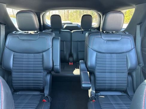 Used 2025 Ford Explorer ST-Line w/ Premium Package image 37