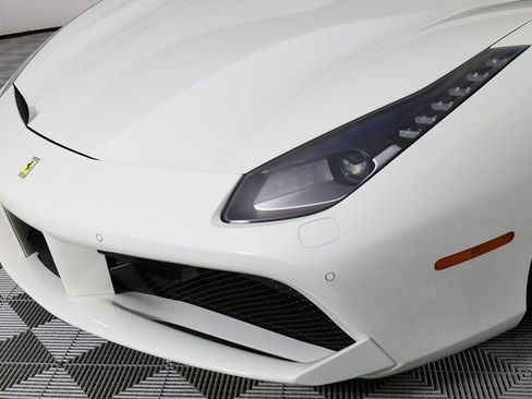 Used 2017 Ferrari 488 Spider image 47