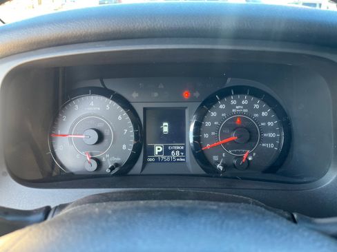 Used 2017 Toyota Sienna LE image 10