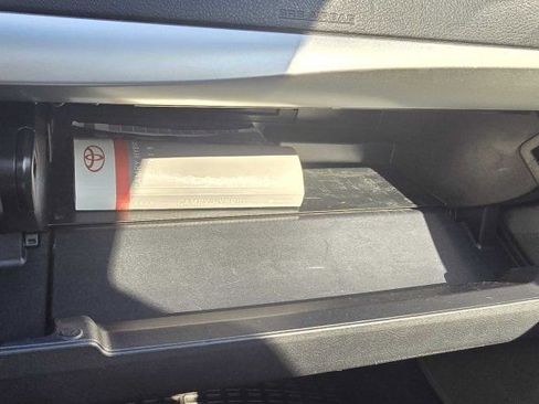 Used 2015 Toyota Camry SE w/ Moonroof Package image 26