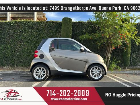 Used 2010 smart fortwo passion RWD image 5