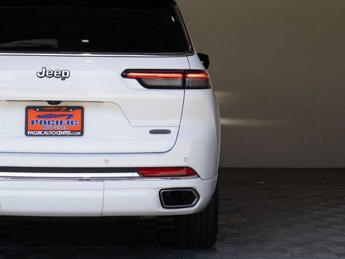 Used 2022 Jeep Grand Cherokee L Overland w/ Luxury Tech Group IV AWD/4WD image 12