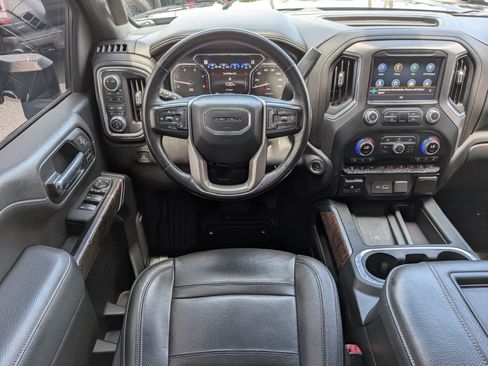 Used 2022 GMC Sierra 2500 Denali w/ Denali Black Diamond Edition AWD/4WD image 15