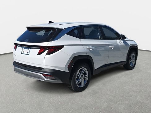Certified 2026 Hyundai Tucson SE FWD image 6
