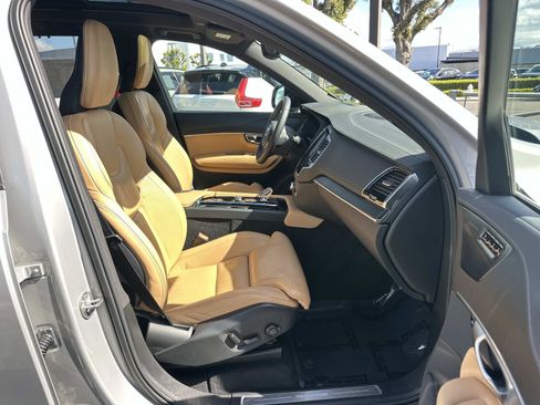 Certified 2023 Volvo XC90 T8 Ultimate image 26