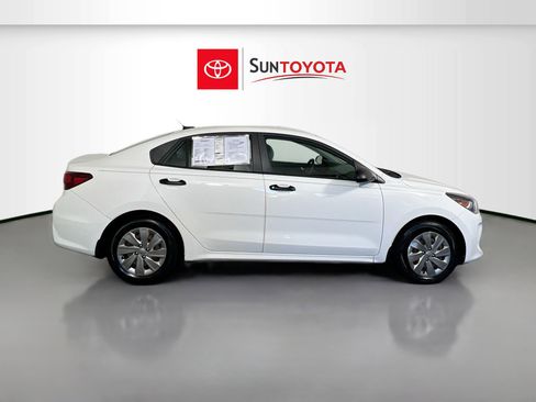 Used 2018 Kia Rio LX image 2