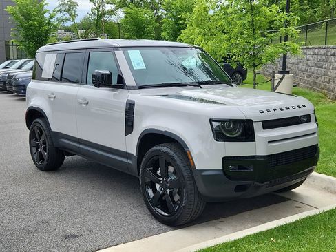 New 2026 Land Rover Defender 110 S AWD/4WD image 10