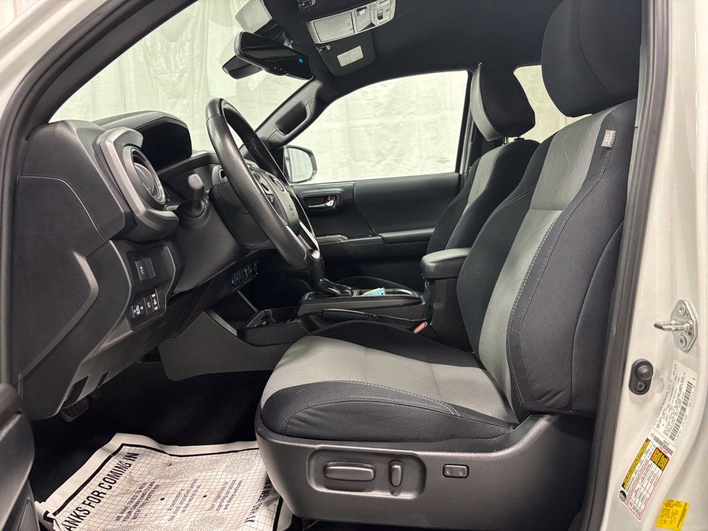 Used 2021 Toyota Tacoma TRD Sport w/ Technology Package AWD/4WD image 14
