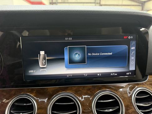 Used 2017 Mercedes-Benz E 300 4MATIC image 29