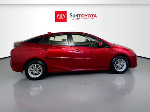 Used 2016 Toyota Prius Two image 2