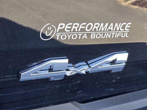Used 2025 Toyota Tundra Limited AWD/4WD image 26