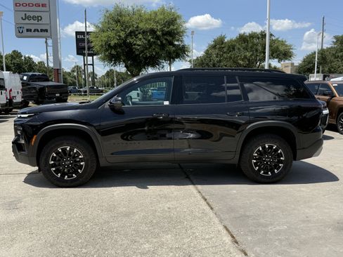 Used 2025 Chevrolet Traverse Z71 w/ Driver Confidence Package AWD/4WD image 9