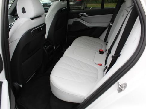 Used 2024 BMW X5 xDrive40i w/ Premium Package AWD/4WD image 16
