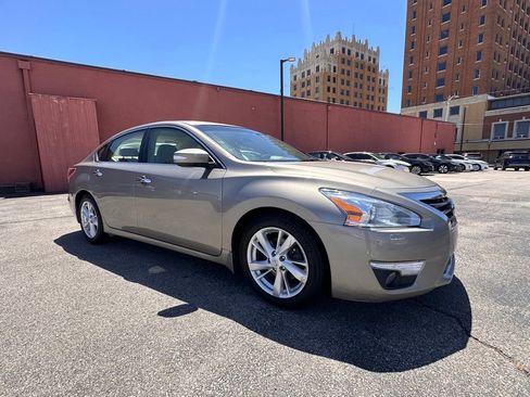 Used 2013 Nissan Altima 2.5 SL w/ 2.5 Moonroof Pkg FWD image 8