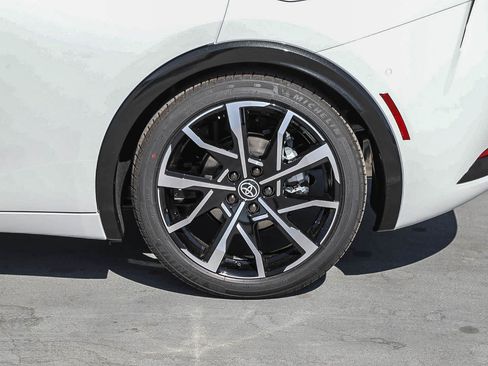 New 2026 Toyota Prius Plug-In Hybrid FWD image 11