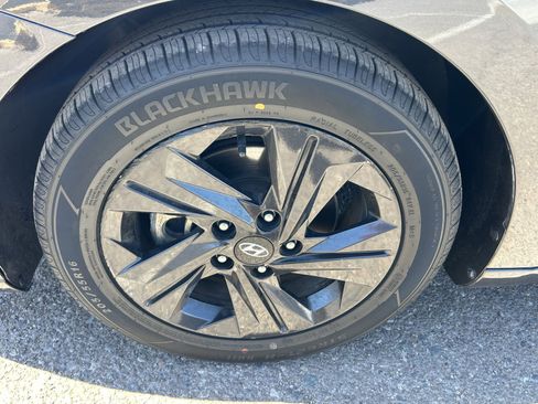 Used 2021 Hyundai Elantra SEL FWD image 8