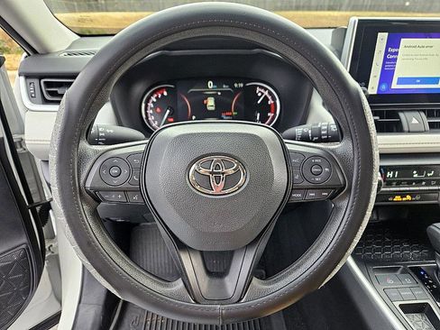 Used 2025 Toyota RAV4 XLE image 26