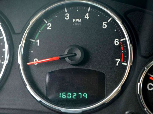 Used 2012 Jeep Liberty Sport image 30