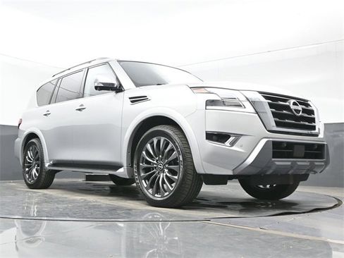 Used 2024 Nissan Armada Platinum w/ Captain's Chairs Package image 27