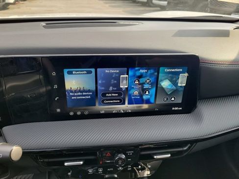 New 2026 Nissan Kicks SR w/ Cold Weather Package FWD image 25