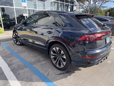 Used 2025 Audi Q8 Prestige w/ Prestige Package image 4