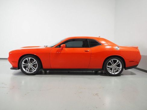 Used 2022 Dodge Challenger GT w/ Plus Package RWD image 9