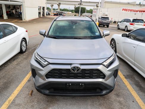 Used 2022 Toyota RAV4 XLE w/ Convenience Package FWD image 19