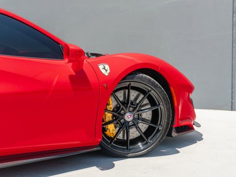 Used 2019 Ferrari 488 Pista Coupe RWD image 46
