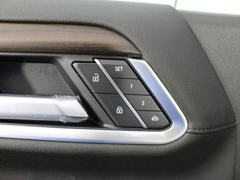 New 2026 Chevrolet Silverado 1500 High Country w/ High Country Premium Package AWD/4WD image 17