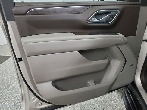 Used 2024 Chevrolet Tahoe LT w/ Luxury Package image 12