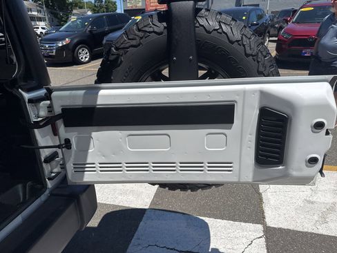 Used 2016 Jeep Wrangler Sport w/ Quick Order Package 24S AWD/4WD image 38