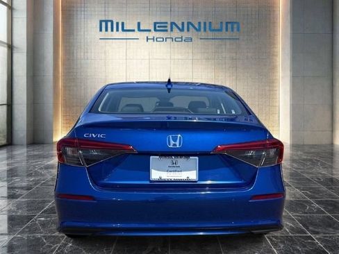 Used 2023 Honda Civic LX image 4