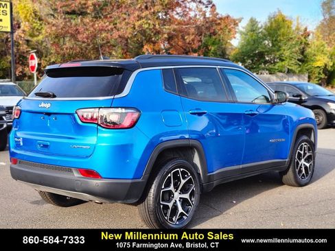Used 2024 Jeep Compass Limited image 5