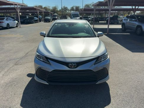 Used 2022 Toyota Camry LE image 2