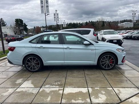 Used 2025 Volkswagen Jetta GLI Autobahn FWD image 4