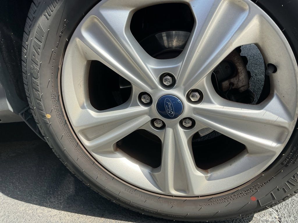 Used 2015 Ford Escape SE FWD image 4
