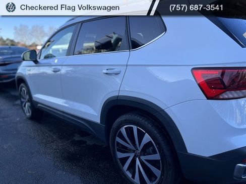Used 2022 Volkswagen Taos SE image 8