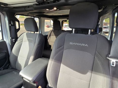 Used 2023 Jeep Wrangler Sahara w/ Cold Weather Group image 24