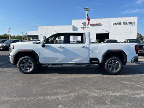 Used 2025 GMC Sierra 2500 SLT w/ SLT Premium Package AWD/4WD image 11
