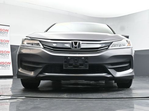 Used 2017 Honda Accord LX image 41