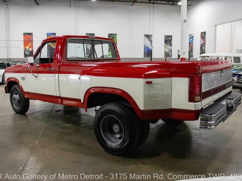 Used 1986 Ford F350 2WD Regular Cab image 4