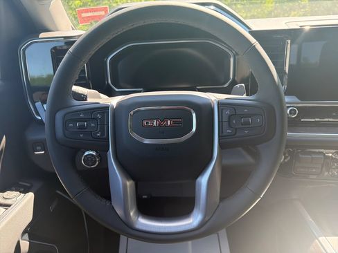New 2026 GMC Sierra 1500 SLT w/ SLT Premium Package AWD/4WD image 15
