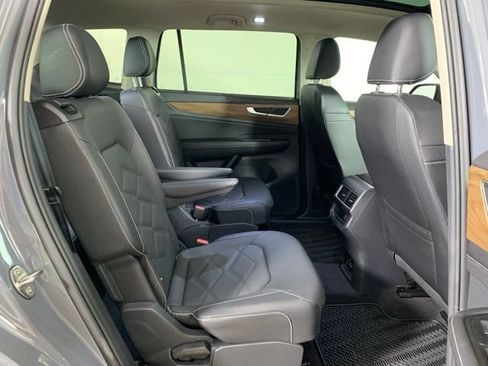 Used 2026 Volkswagen Atlas SE AWD/4WD image 25