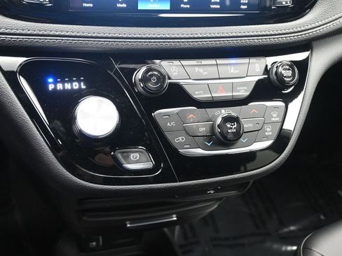 New 2026 Chrysler Pacifica Select image 15