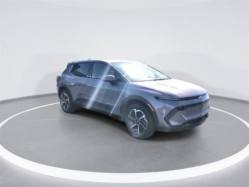 New 2026 Chevrolet Equinox EV LT image 2